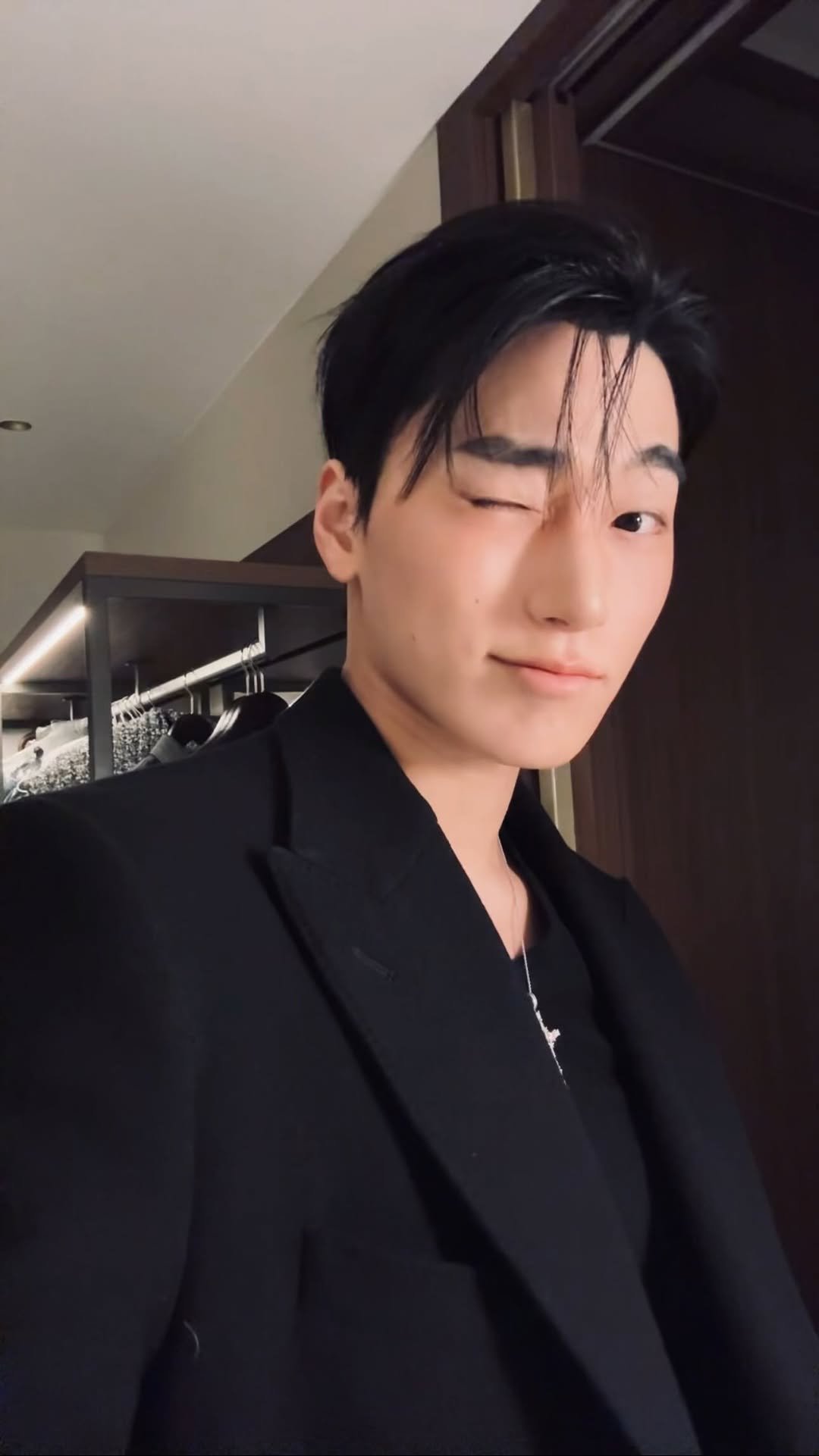 ateez_official_ 게시물 이미지: You like it @dolcegabbana 

#ATEEZ #에이티즈...