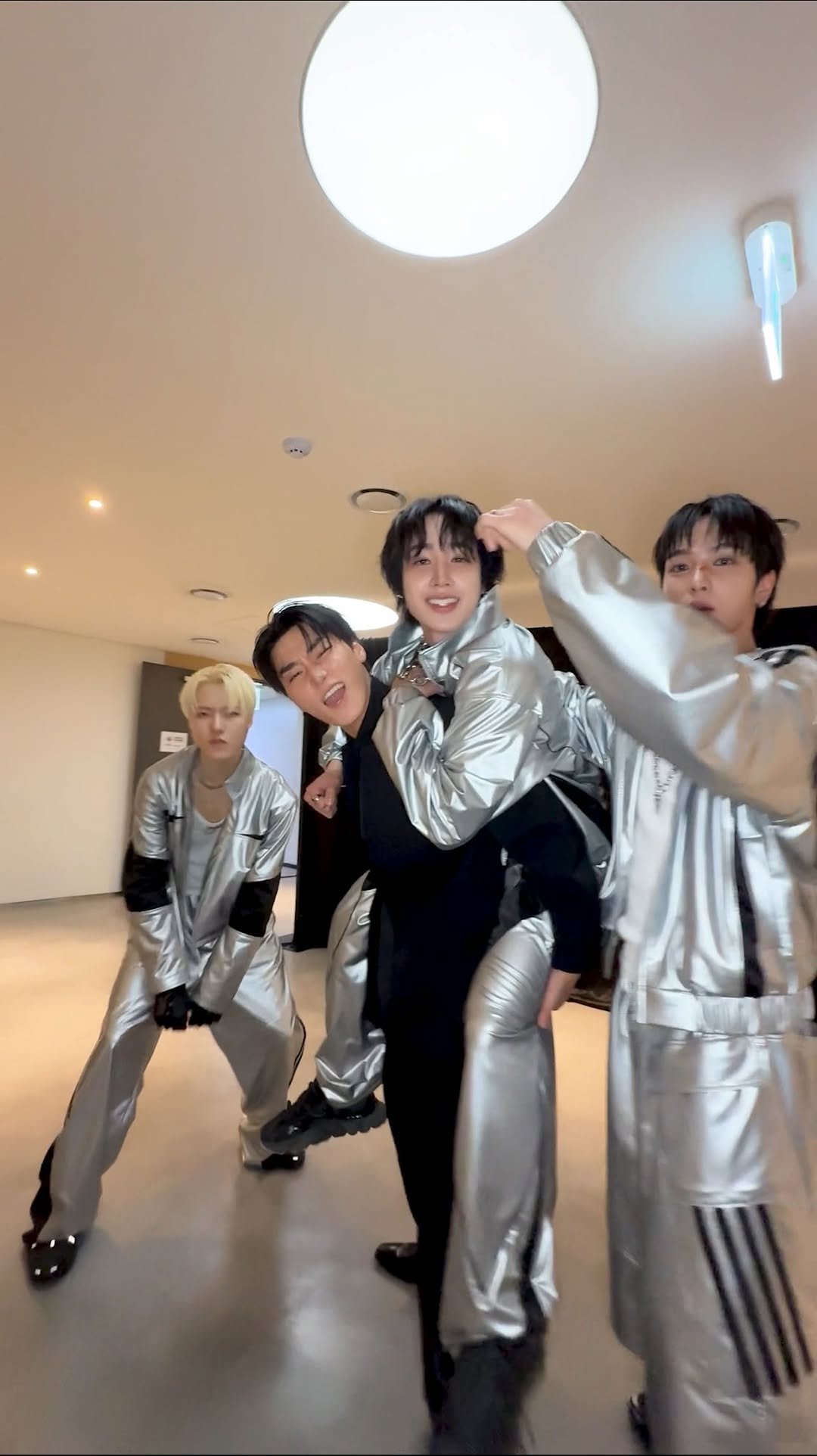 ateez_official_ 게시물 이미지: #Adrenaline with 정훈, 유준, 헌터 님💥

#xikers...