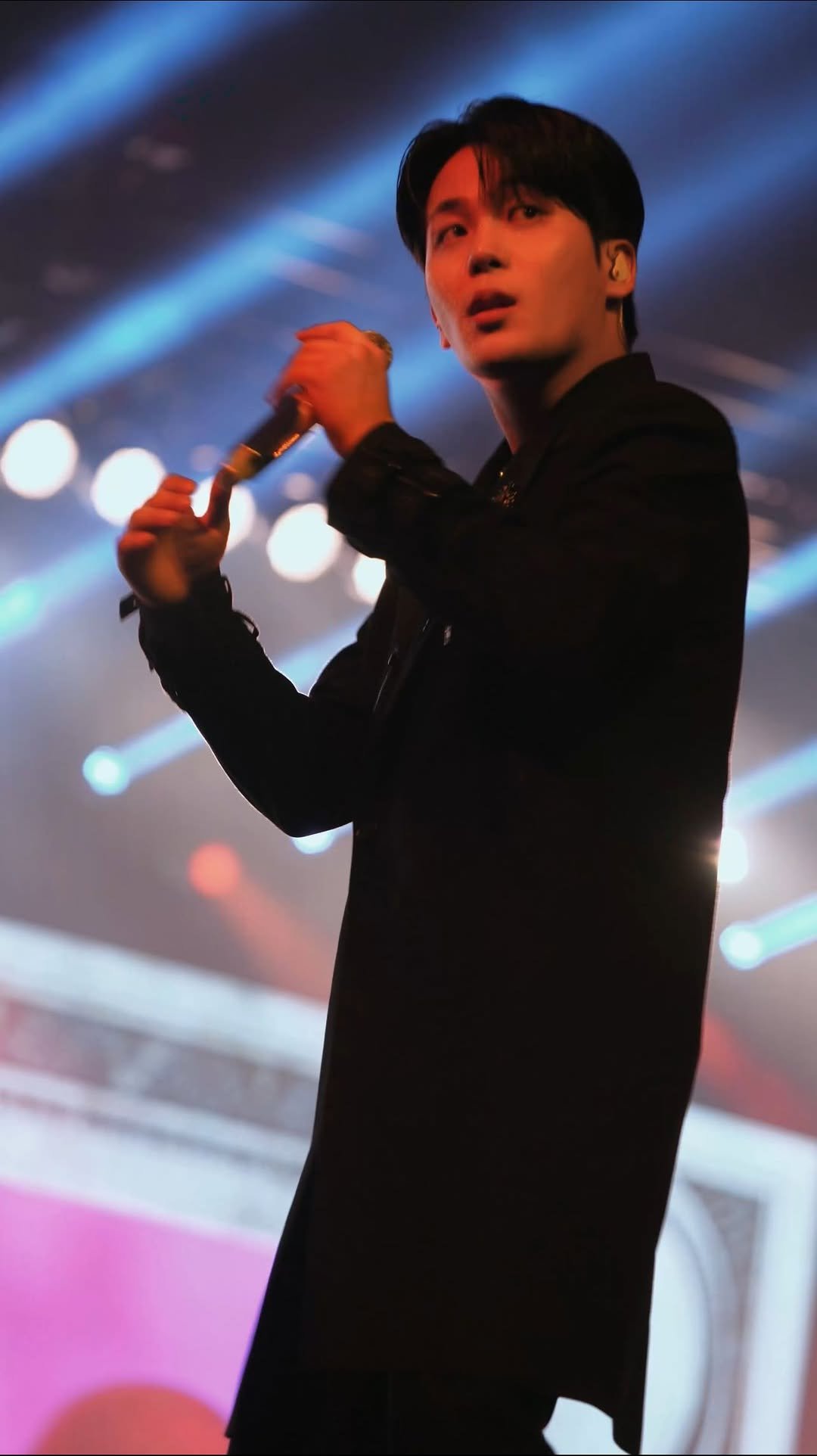 ateez_official_ 게시물 이미지: ATEEZ(에이티즈) WORLD TOUR [IN YOUR FANTASY] IN...