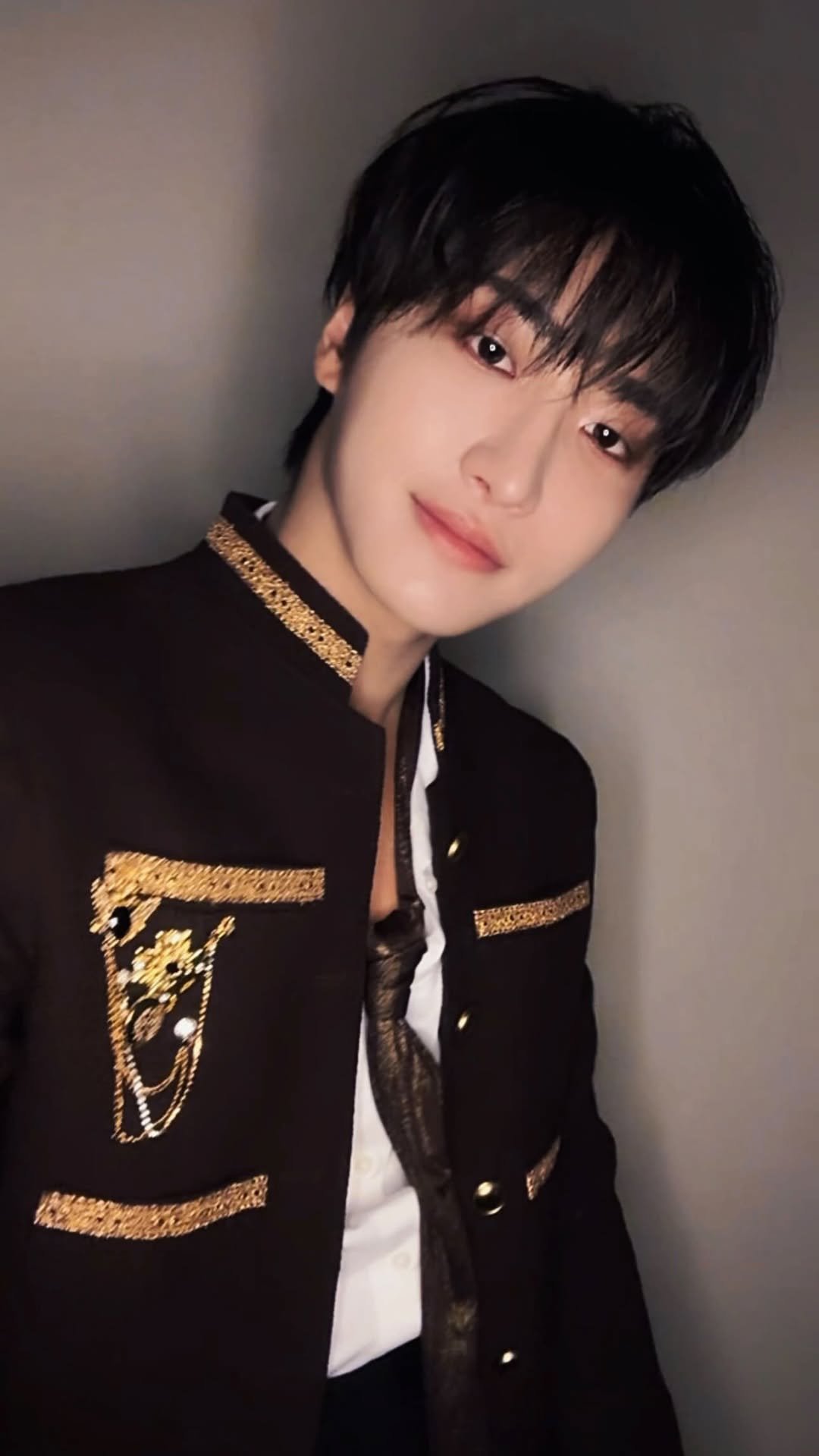 ateez_official_ 게시물 이미지: Ta-da!

#ATEEZ #에이티즈 #SEONGHWA #성화 @_starhwa_