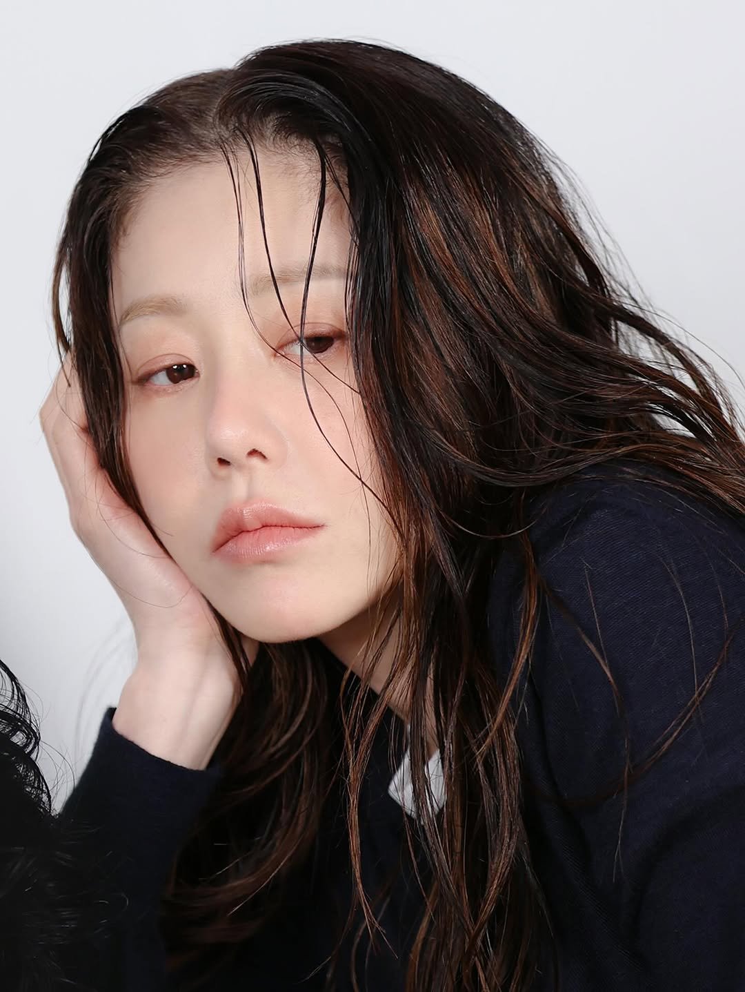 Photo by 고현정 on September 06, 2025. May be a closeup of 1 person, braids, makeup and text.