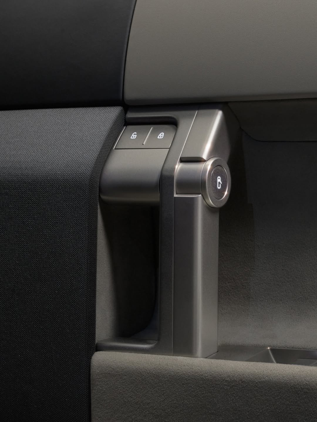 audisport 게시물 이미지: A cockpit designed around one purpose: the act...