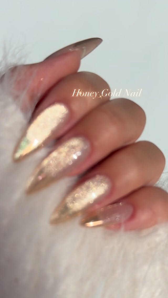 aura_glitter 게시물 이미지: 만다린 🍊
골드+골드=👑✨
썬베일 자석젤 명절 연휴동안 할인인거
다들 아시죠?!!...