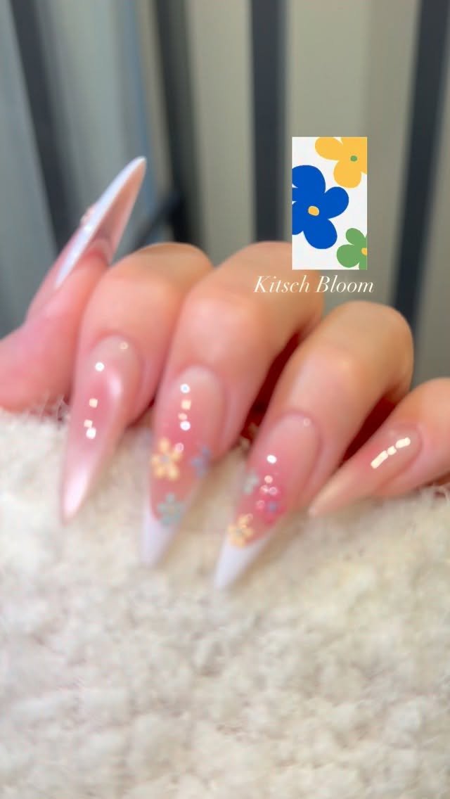 aura_glitter 게시물 이미지: Kitsch Bloom💙
진짜 원장님들..
이그쿠는 뺄 컬러가 하나도...