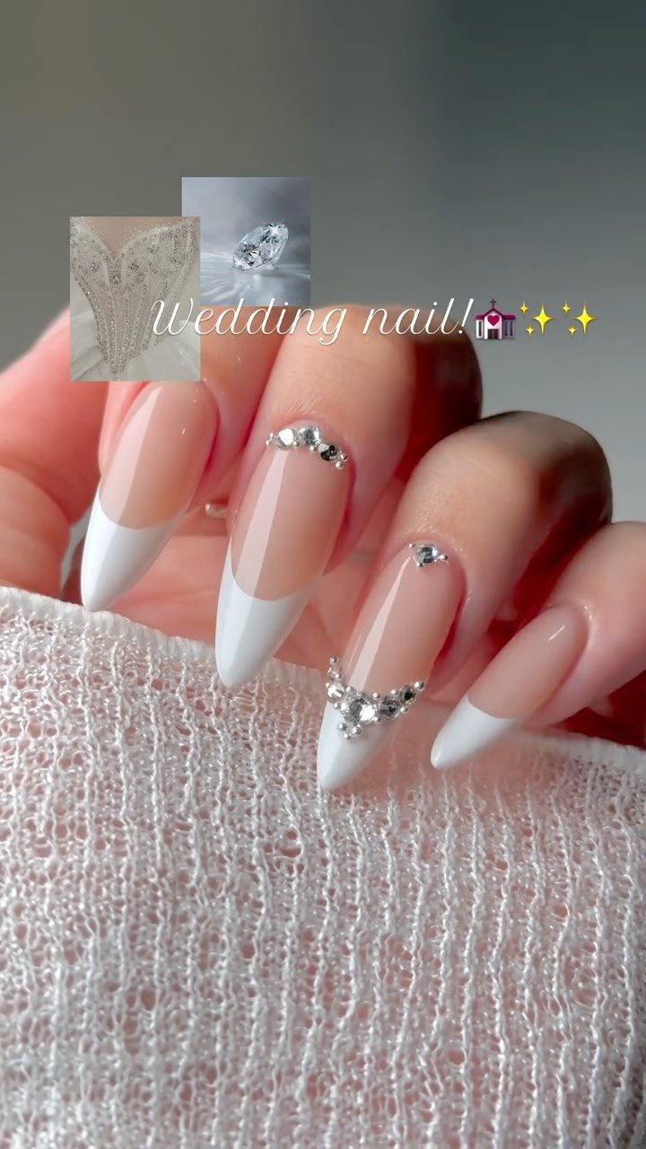 aura_glitter 게시물 이미지: 웨딩 네일의 정석 💒✨✨
웨딩드레스에 박힌 큐빅처럼 ..👰🏻‍♀️