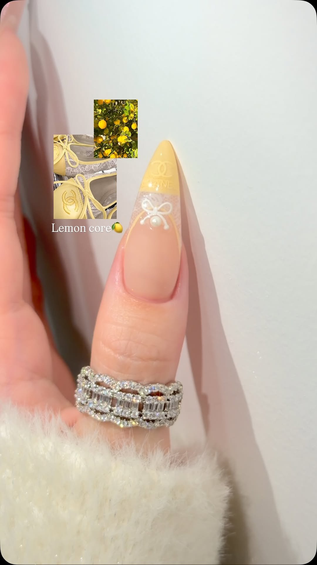 aura_glitter 게시물 이미지: Lemon core Nails🍋💛
샤넬 슈즈 👠 너무 이뻐~~!!!

디자인 참고...