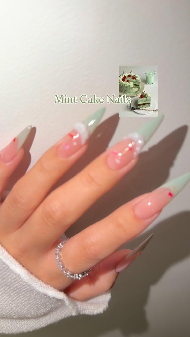 aura_glitter 게시물 이미지: Mint Cake Nails💚
듀이민트 x 쁘띠 체리쉬 🍒
프릴 포인트 추가로...