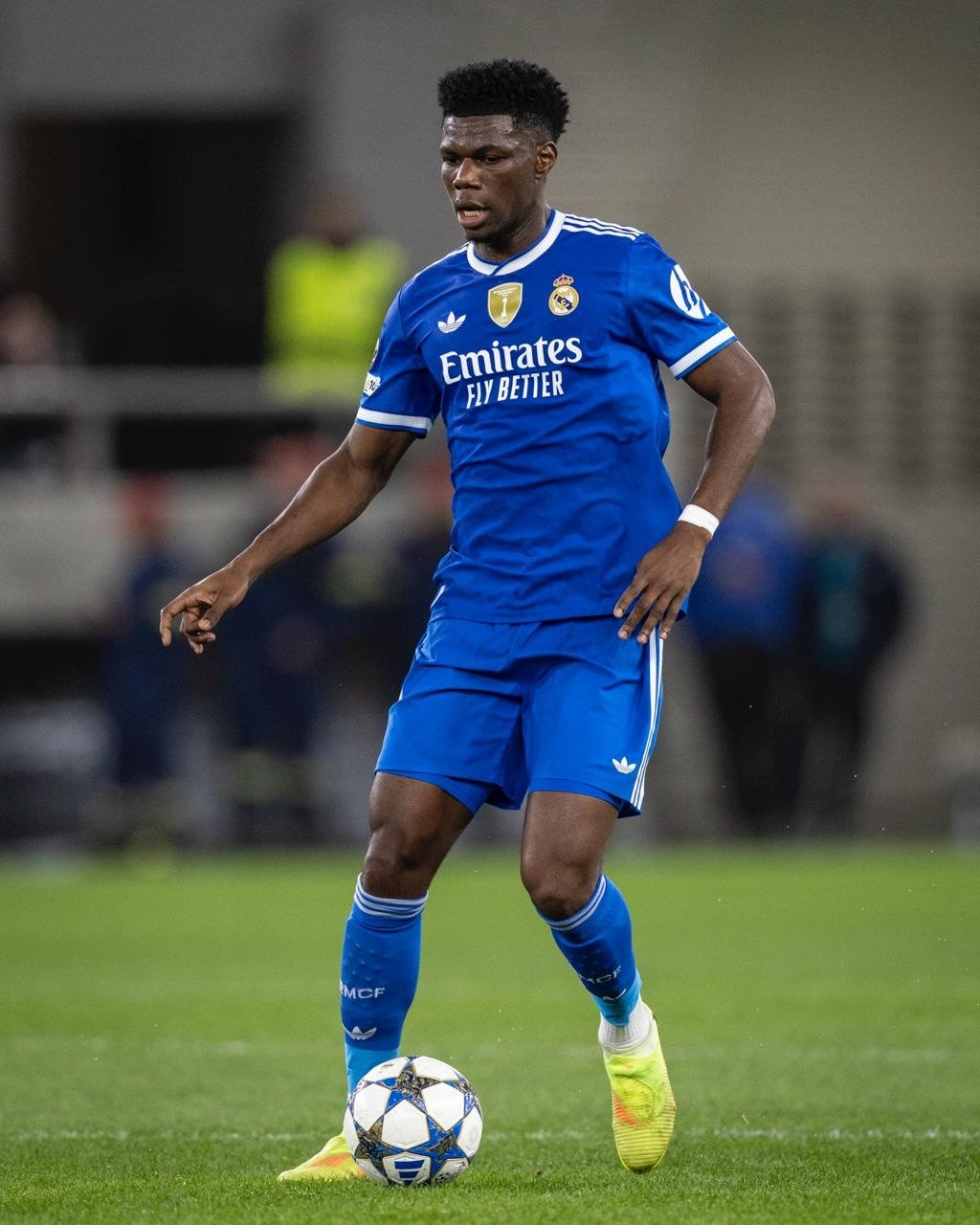 Photo by Aurelien Tchouameni on November 26, 2025. May be an image of football, soccer, stadium and text that says 'Emirates FLYBETTER FLY BETTER MCF'.