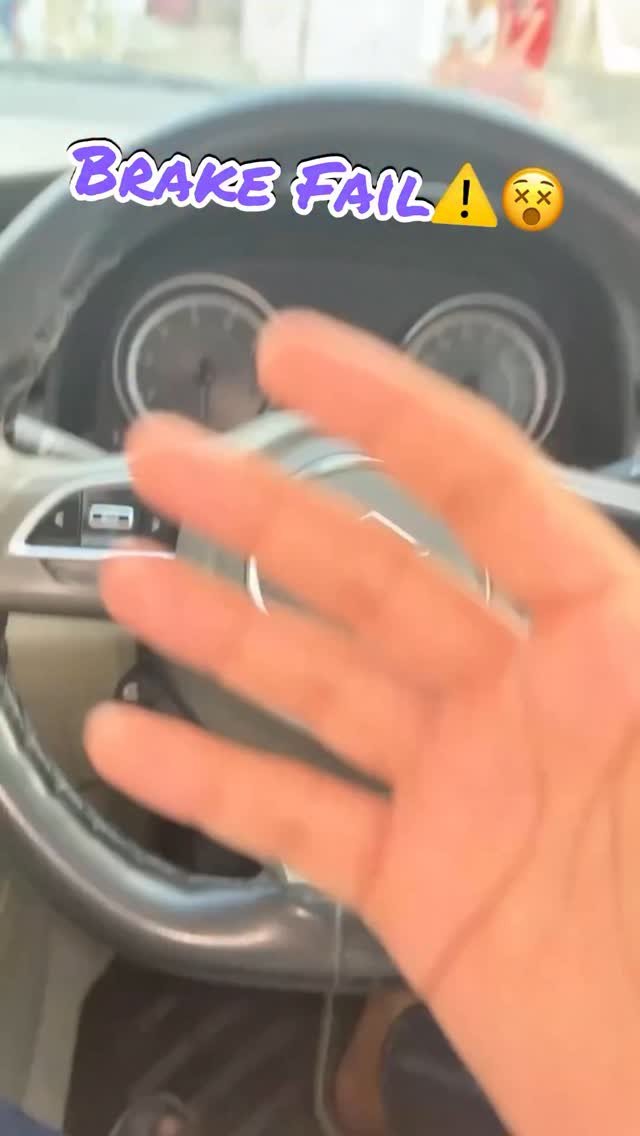 autoheadz_ 게시물 이미지: Brake Fail ⚠️😵
#shorts #viral #car #brake...