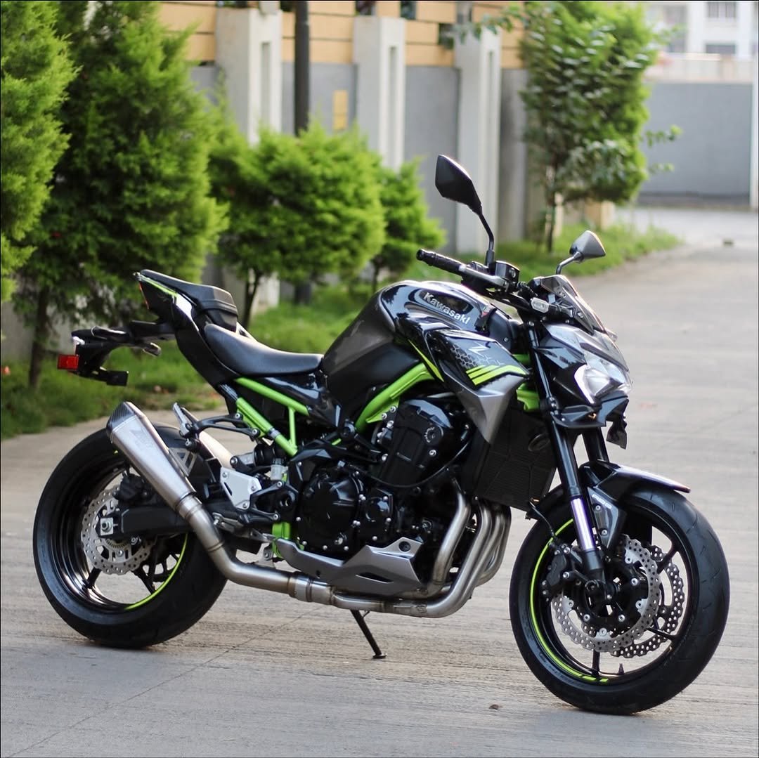 Photo by Autologymotors on October 15, 2025. May be an image of motorcycle and text that says 'Kaw Kawssaki saki'.