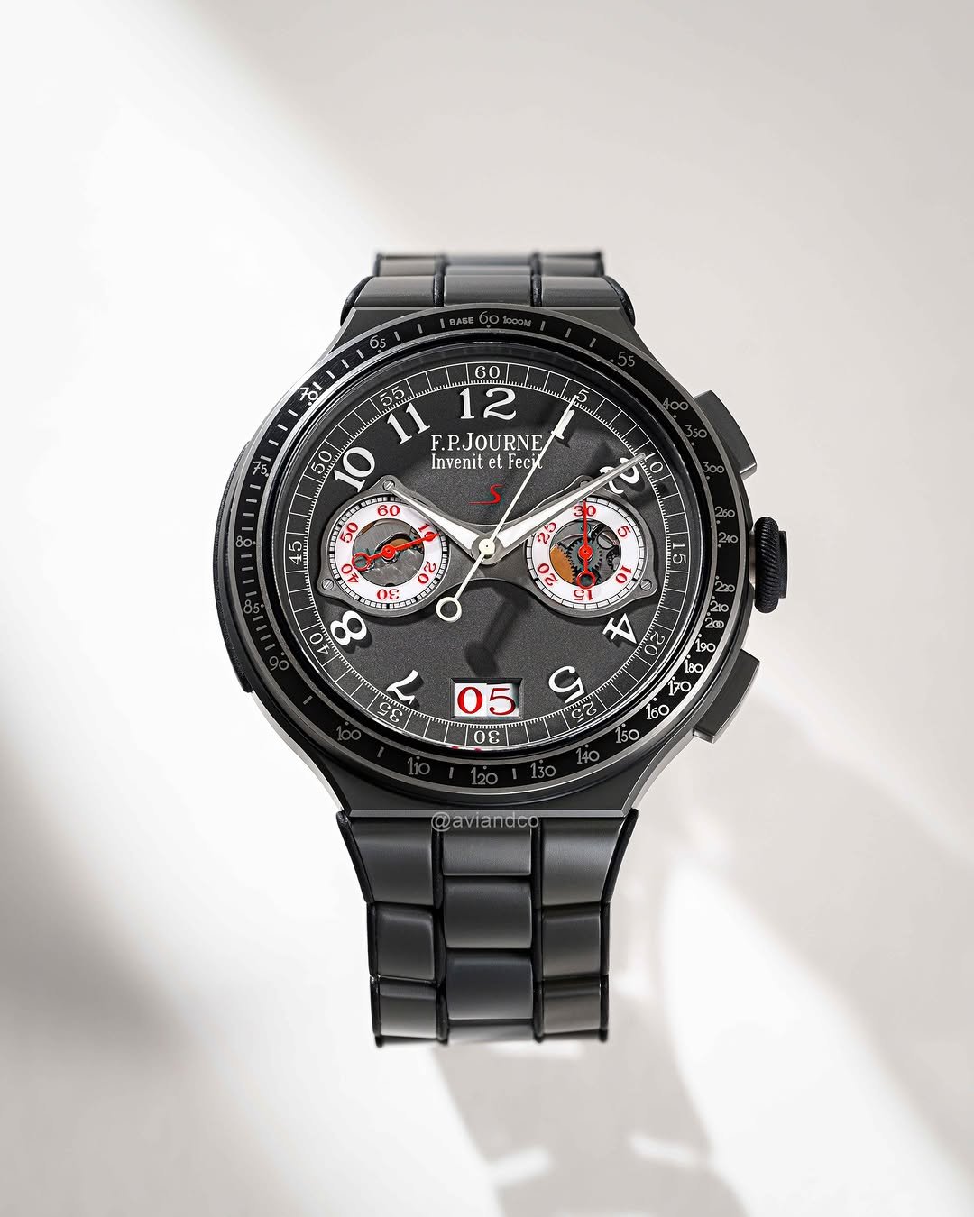 aviandco 게시물 이미지: Understated color. Serious complication....