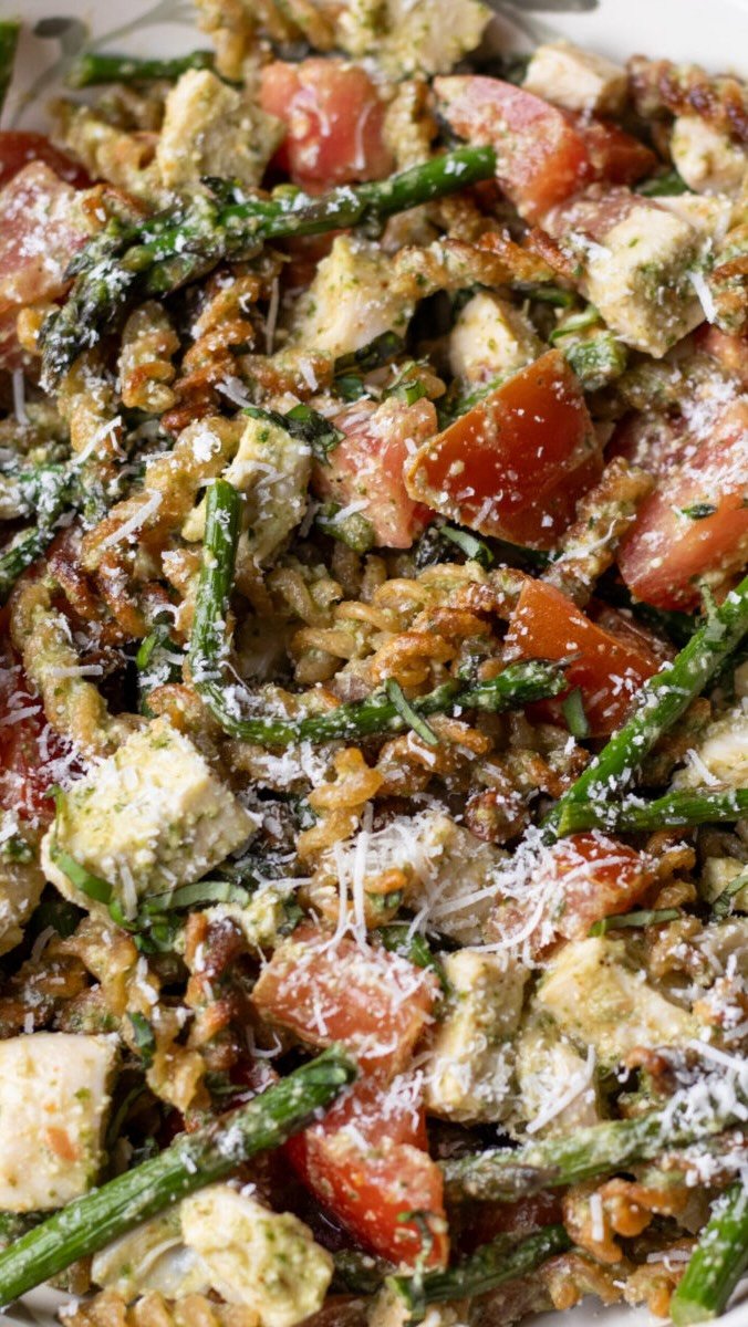 avocado_skillet 게시물 이미지: The viral crispy pasta salad is absolutely...