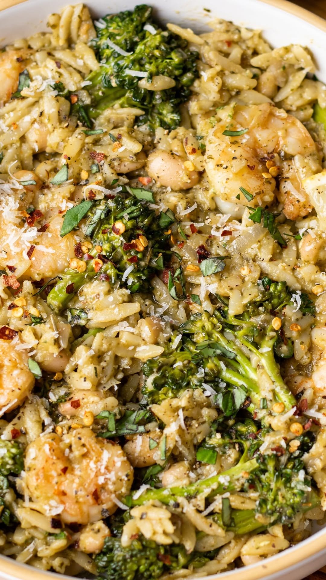 avocado_skillet 게시물 이미지: This one pot pesto shrimp orzo is the perfect...