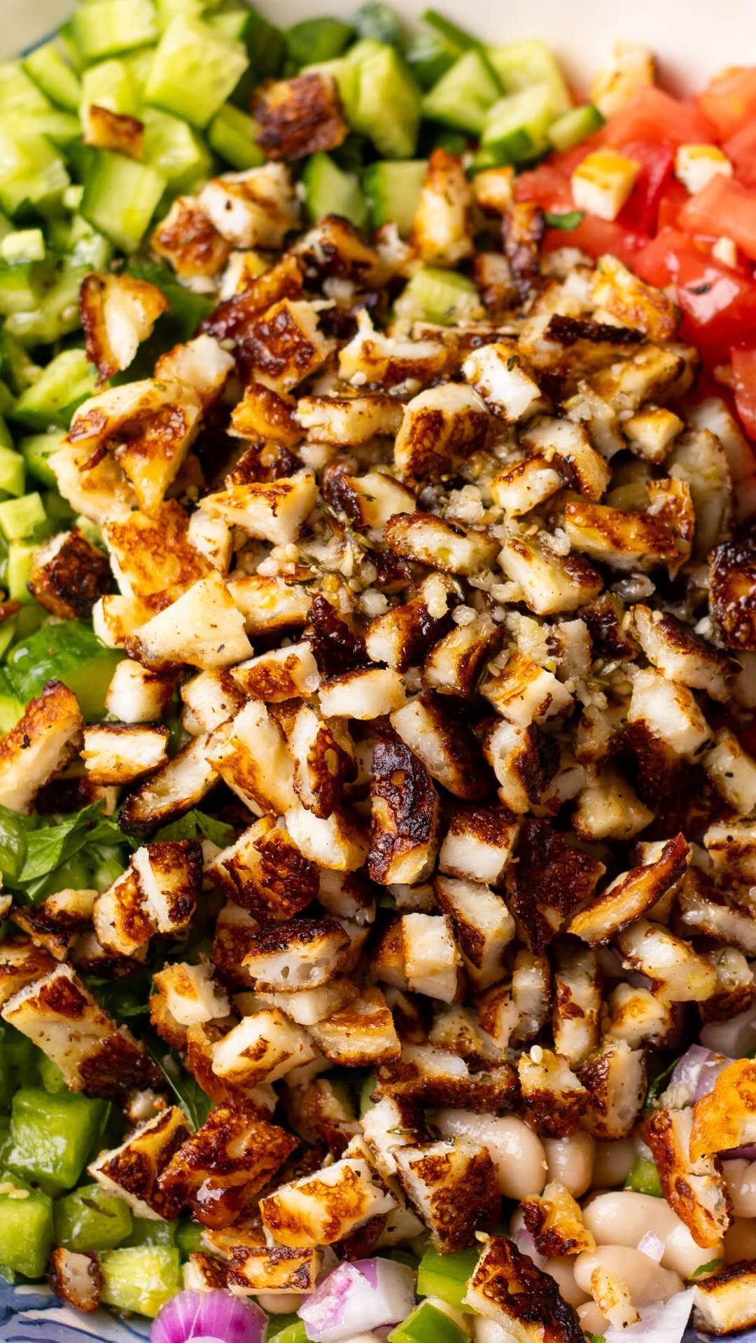 avocado_skillet 게시물 이미지: This crispy halloumi salad is packed with...