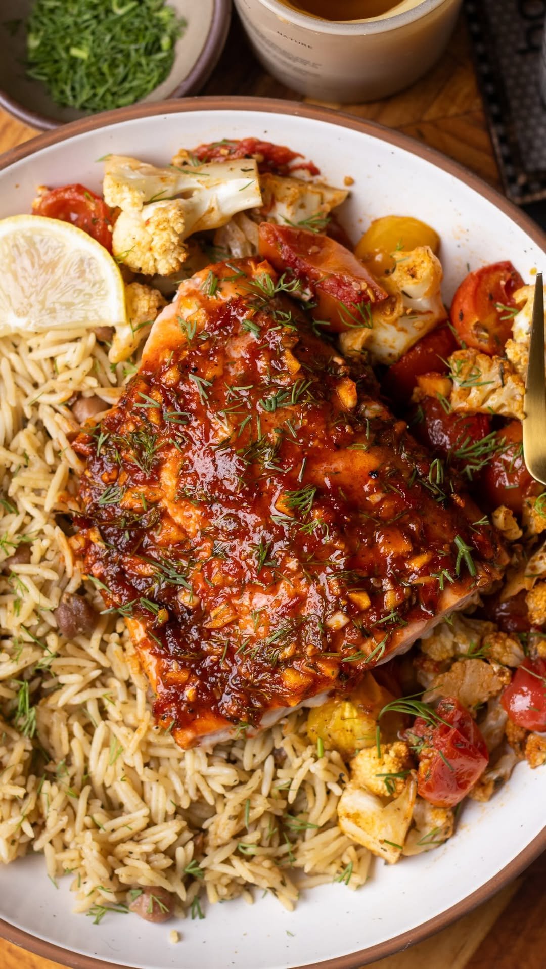 avocado_skillet 게시물 이미지: This high protein harissa honey salmon with...