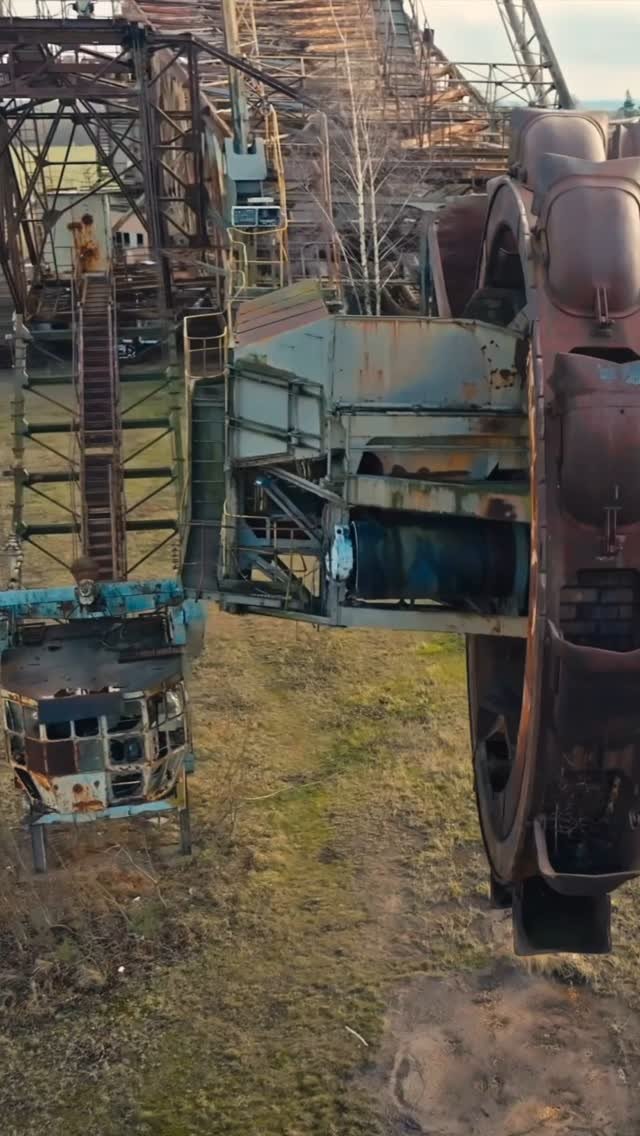 awesome_earthmovers 게시물 이미지: Built in the early 60s Bagger 1473 sits...