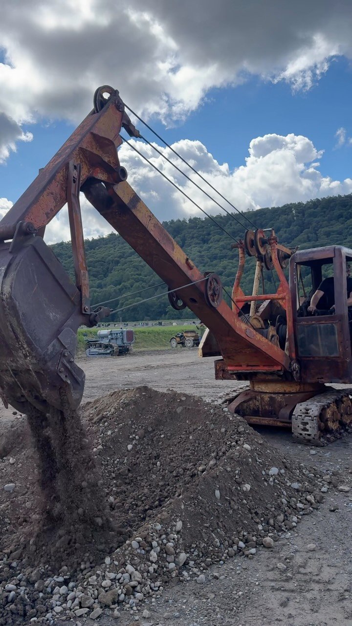 awesome_earthmovers 게시물 이미지: One of the more unique pieces of equipment at...