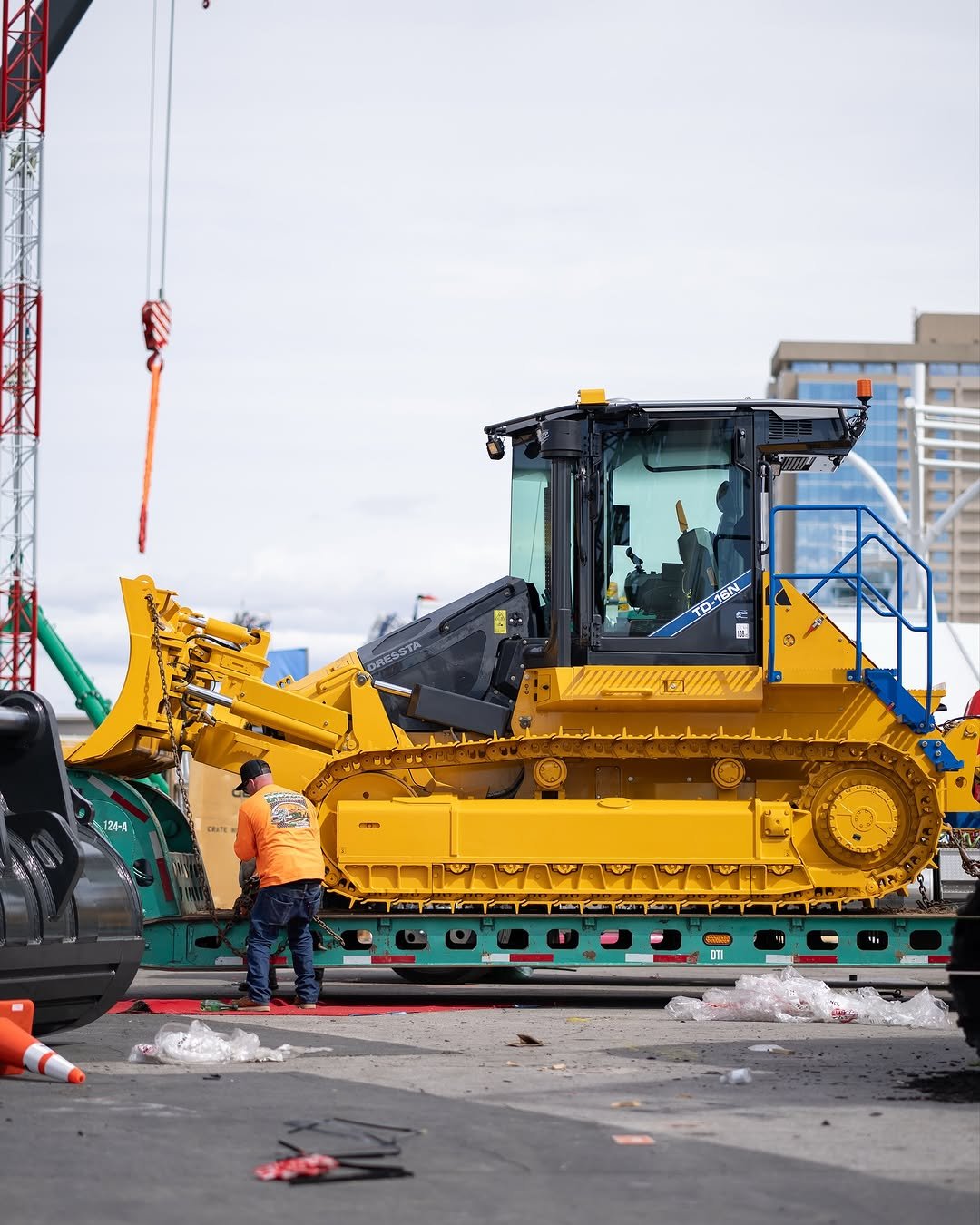 Photo by Awesome Earthmovers on November 13, 2025. May be an image of scraper, crane, forklift and text.