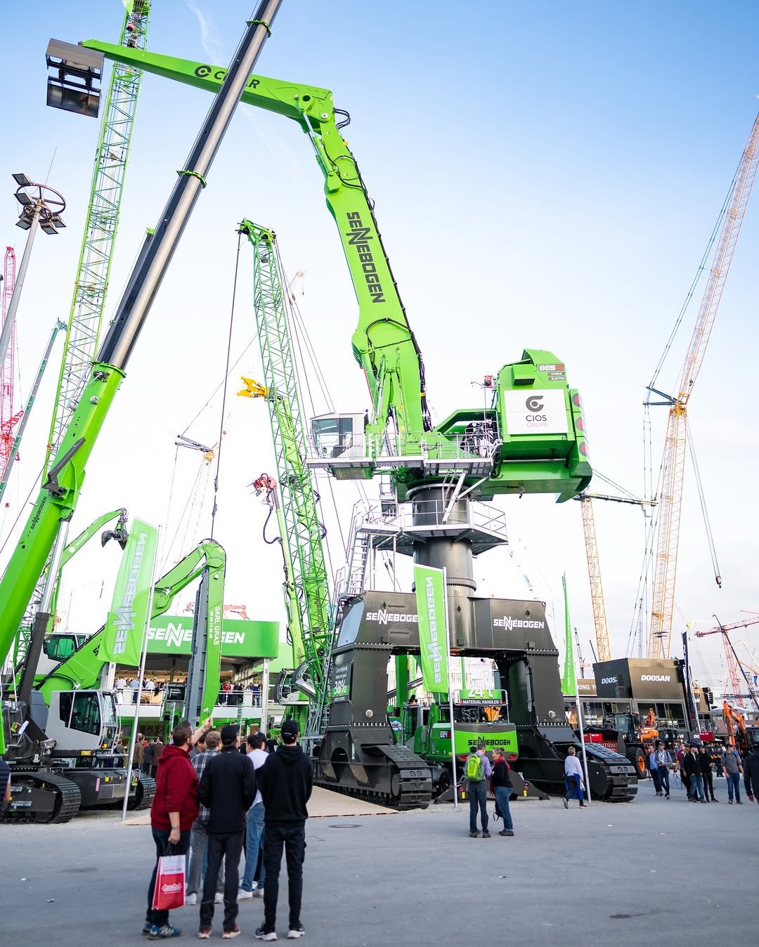 Photo by Awesome Earthmovers on December 25, 2025. May be an image of forklift, crane and text.