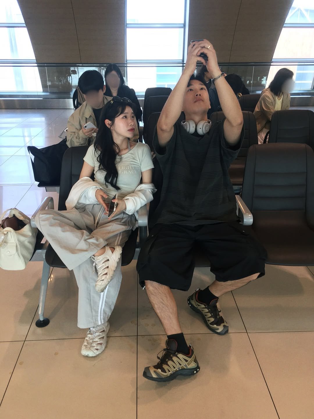 Photo by 영아 on April 24, 2026. May be an image of one or more people, telescope, eye patch, costume and text.