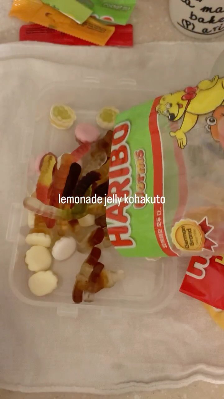 ayoungyun__ 게시물 이미지: 뒤늦게 젤리 코하쿠토 만들기🤤🍋🤍

마이구미가 제일 맛있어요! 쫀똑한 젤리로 꼭 해먹어보세요ㅎㅎ