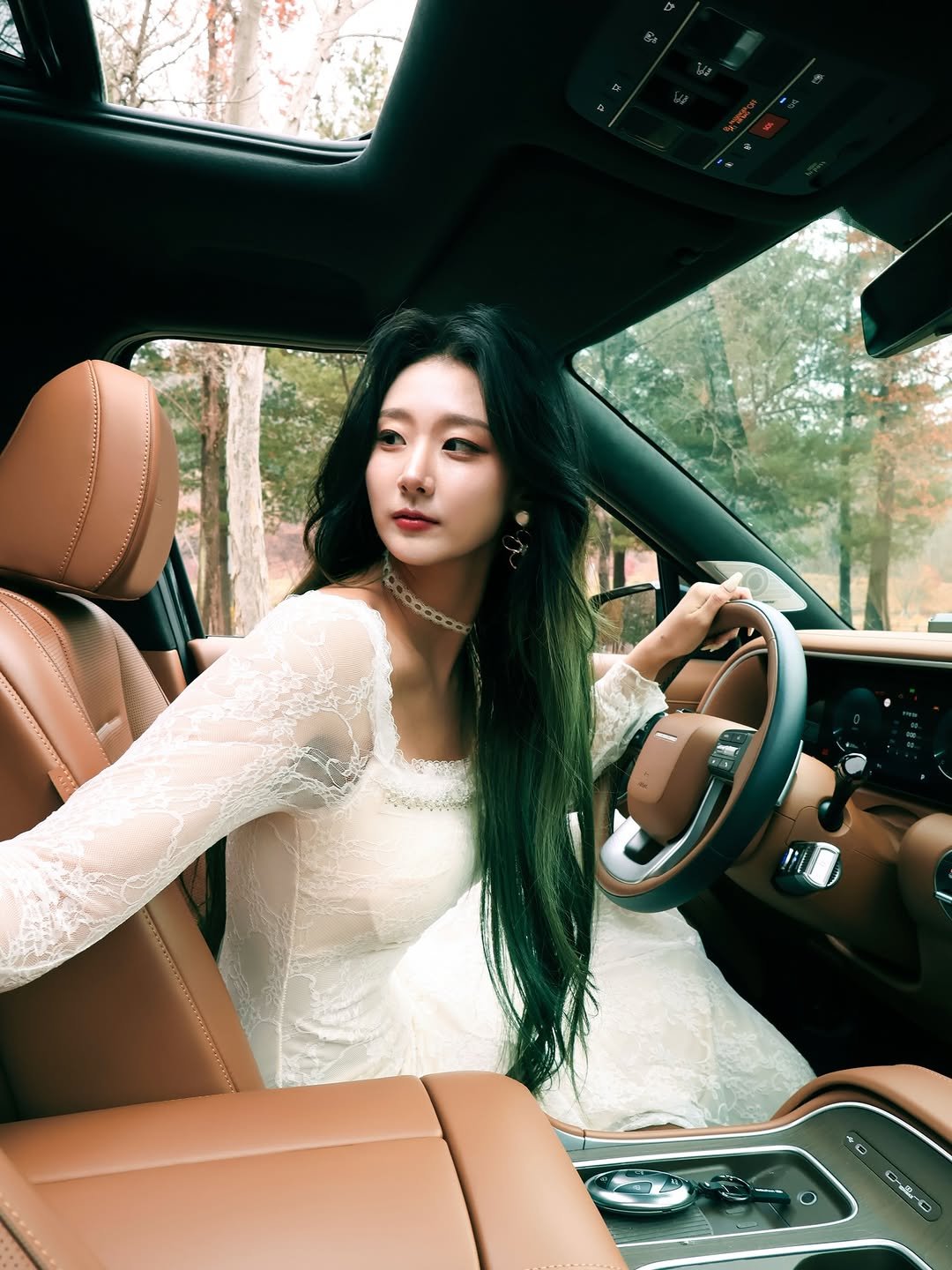 Photo shared by 고경 on December 15, 2025 tagging @hyundai_kor, @hyundai_hstylist, and @choiwon1992. May be an image of wheel and text.