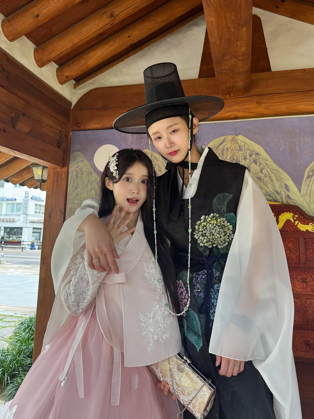 azure_jass 게시물 이미지: 나으리: 나를 연모한다고 하였느냐…

낭자: 네 나으리.....
