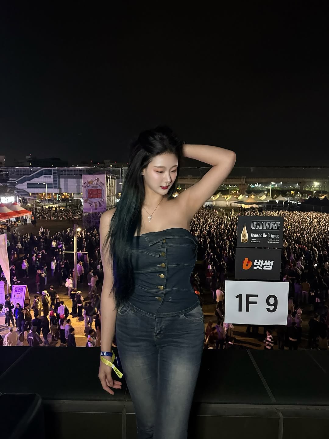 Photo shared by 고경 on October 18, 2025 tagging @madly.medley. May be an image of text.