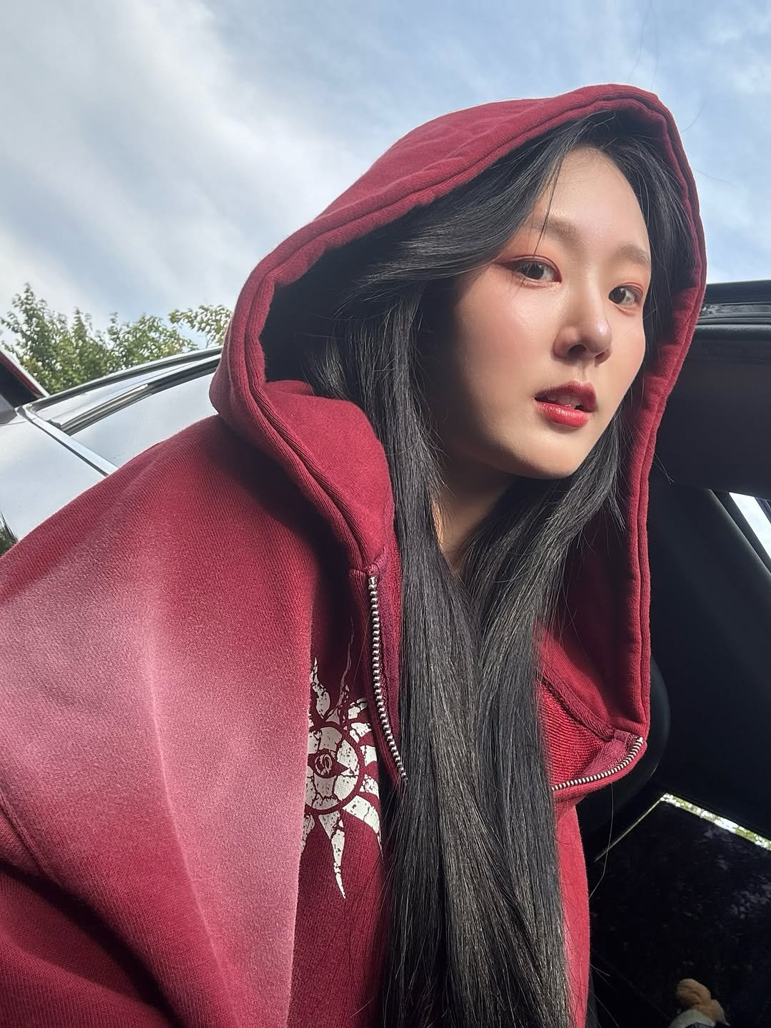 Photo shared by 고경 on September 28, 2025 tagging @pimadaziwin.official, and @p.imadaziwin. May be an image of 1 person, makeup, duffle coat, cloak, shawl, poncho, parka and text.