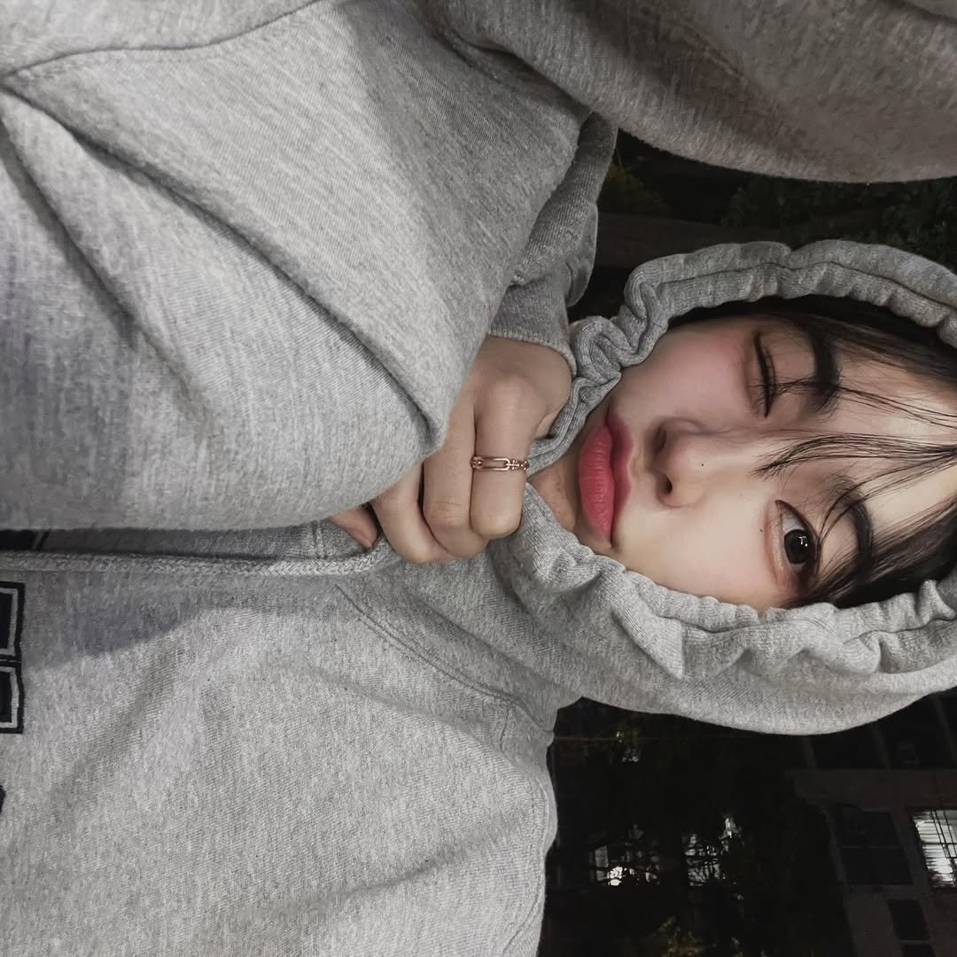 Photo by 김미진 🇰🇷 / evening in Seoul, Korea.