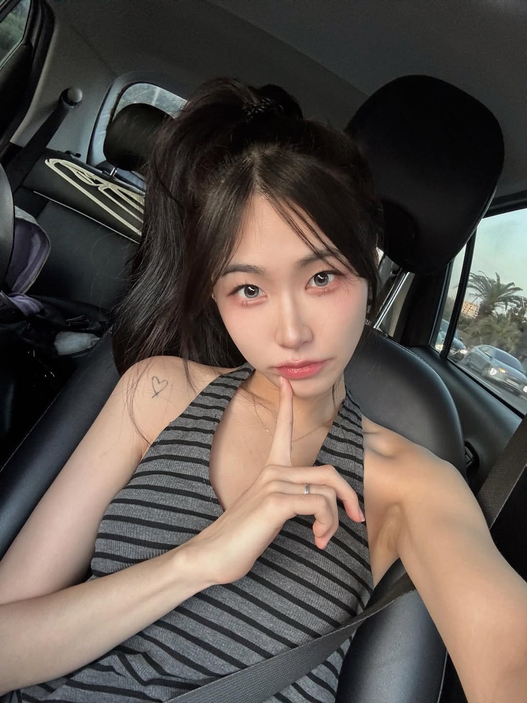 Photo by 김미진 🇰🇷 / evening on January 30, 2026. May be a selfie of one or more people, hair and text.