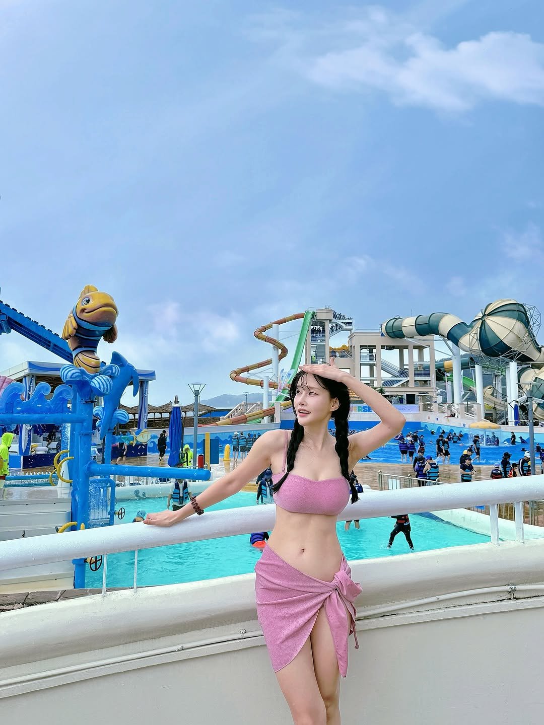 Photo by 변민서 on August 15, 2025. May be an image of 4 people, pool and text.