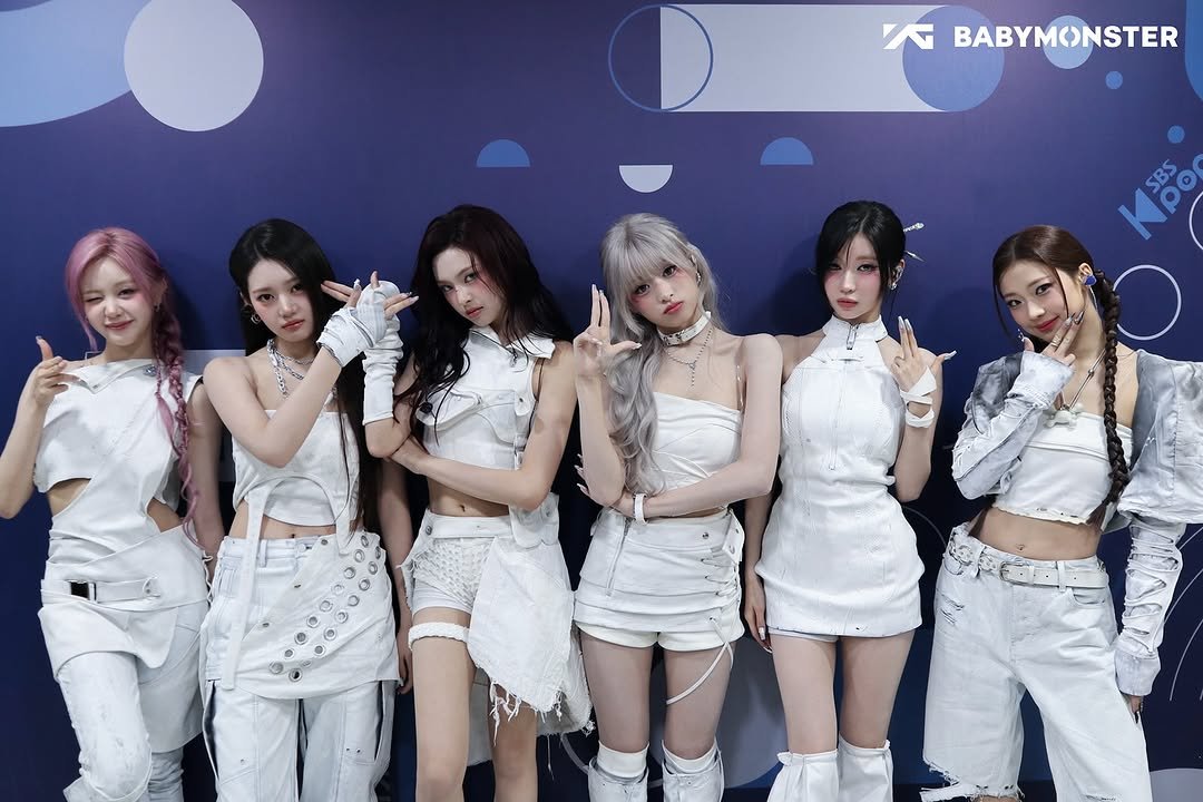 Photo by BABYMONSTER (베이비몬스터) on November 02, 2025. May be an image of text that says '人 BABYMONSTER Nigo 90 く 0 ® 天'.