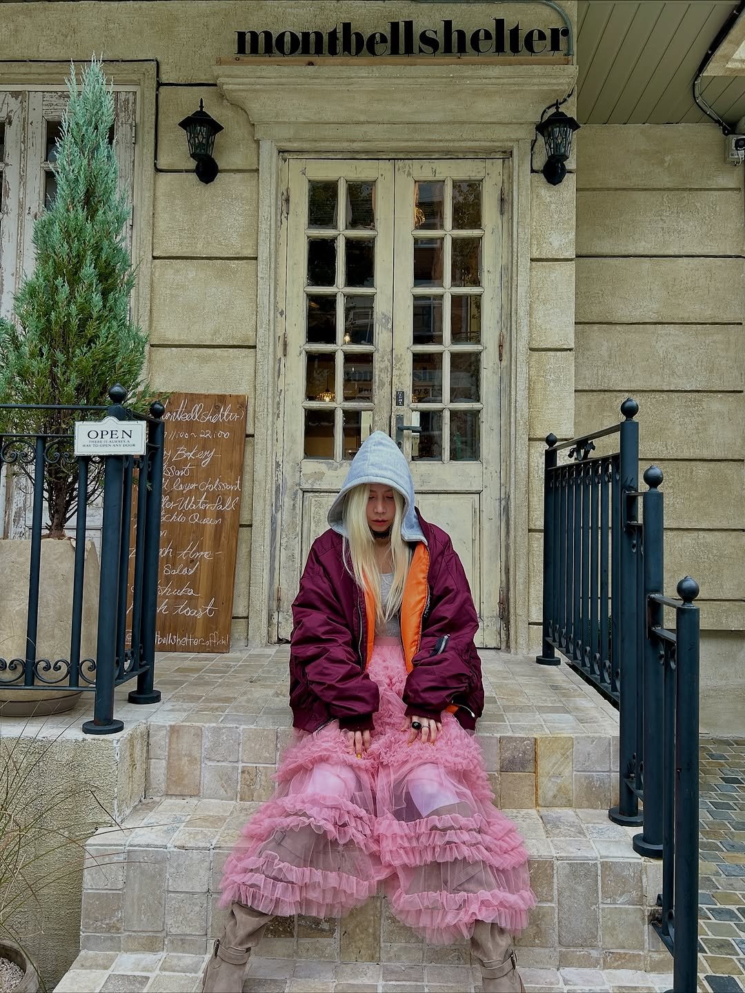 Photo shared by 아이러브 바다 / 15년차 모델 on November 12, 2025 tagging @my_epicegirls, and @montbellshelter_official. May be an image of one or more people, makeup, fur coat, goosedown coat, magazine, raincoat, parka and text.