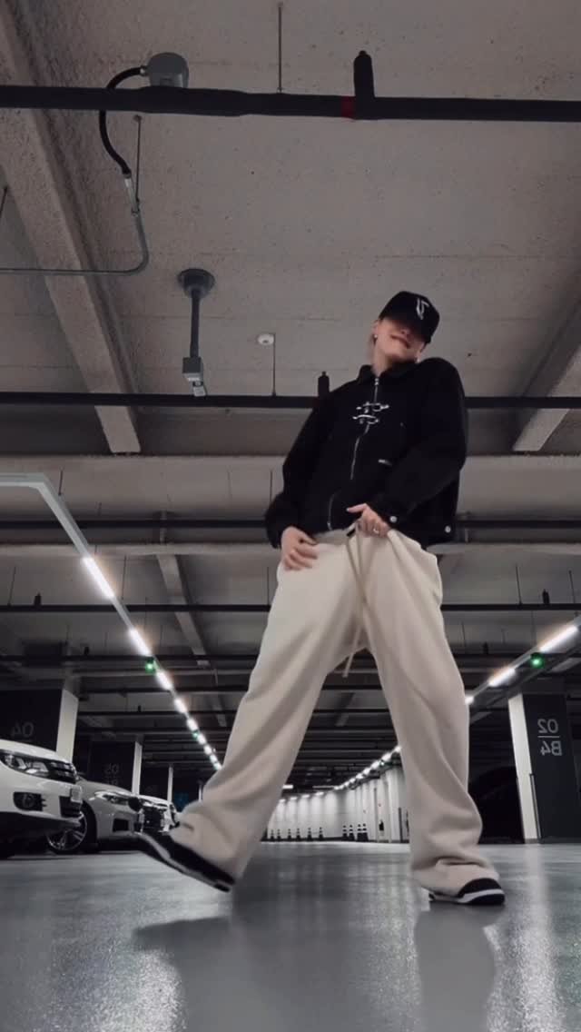 badalee__ 게시물 이미지: Lullaby🌙✨ @jaydon 
dc @_jamesamess