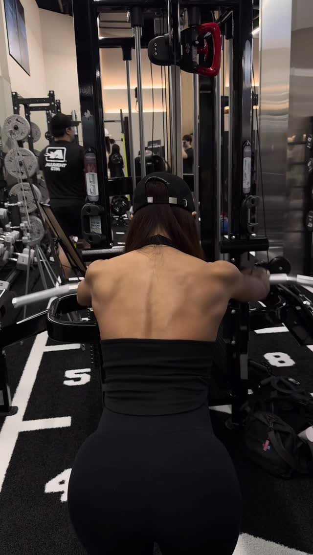 bae_r_r_r 게시물 이미지: 드뎌 목요일😂😭이예요
오늘만 버티면 내일 금욜 ~주말
시간아...