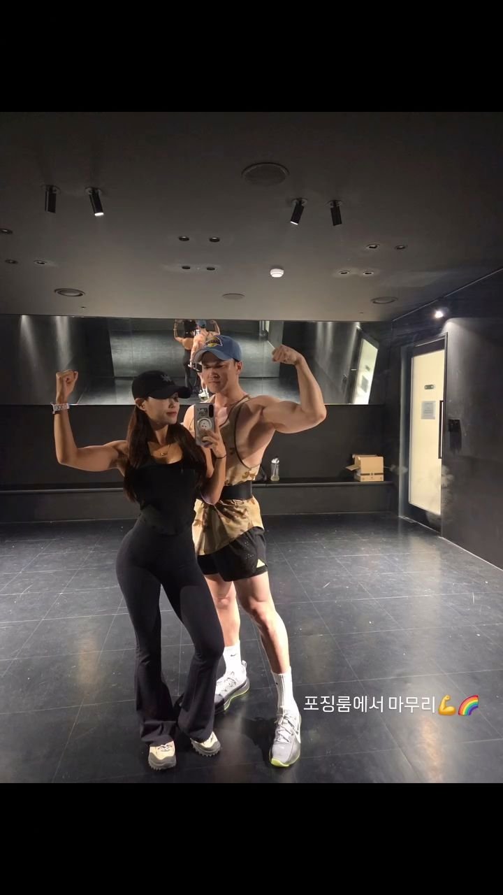 bae_r_r_r 게시물 이미지: 여러분 저 어제 올라잇짐 다녀왔거든요!?
프리덤이랑 함께한 행사였더라구요
친오빠가...