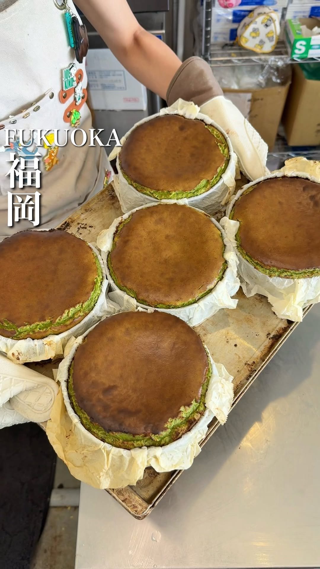 baebae_gurume 게시물 이미지: 濃厚とろける抹茶チーズケーキ🍵

水テーブルが流れる開放的な空間のこのお店では、毎日店内で焼き...