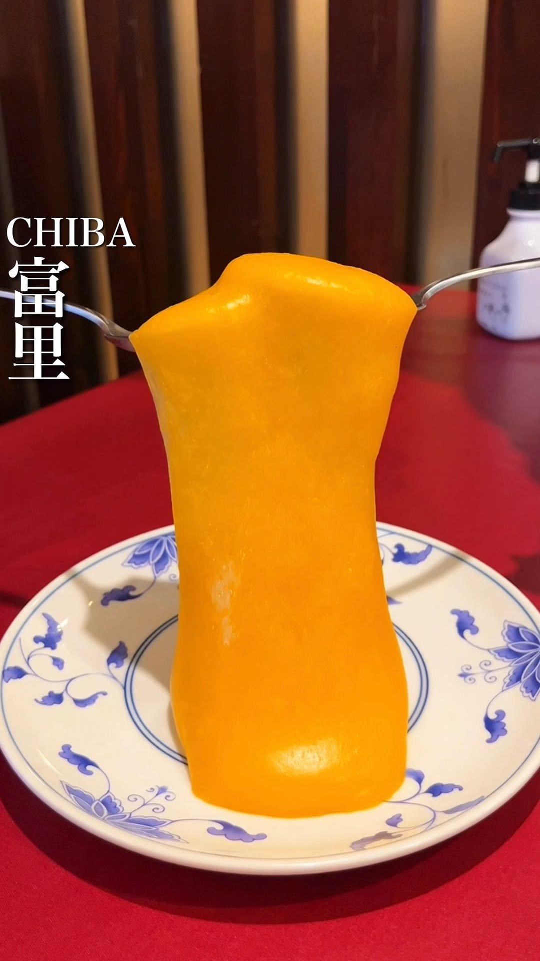 baebae_gurume 게시물 이미지: 日本で数人しか作れない幻のスイーツ🍰

本場中国で幻の料理と言われる、伝説のスイーツサンプーチ...