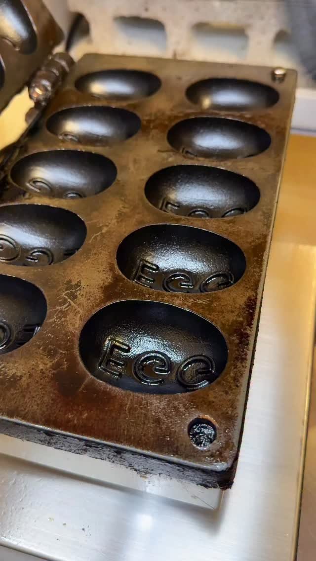 baebae_gurume 게시물 이미지: 卵型のカスタードクロワッサン🥐

サクサククロワッサン生地を可愛いEGG型にはめ込んで焼き上げ...