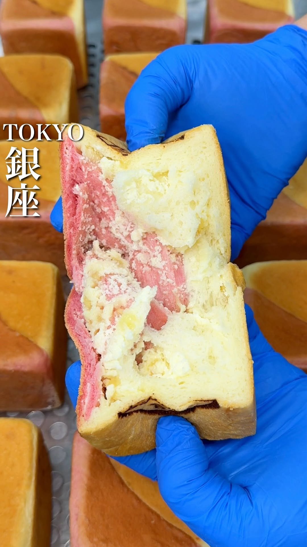 baebae_gurume 게시물 이미지: イチゴとプレーンの紅白クリーム食パン🍓

高級食パンで有名なこちらのお店では、期間限定でイチゴ...