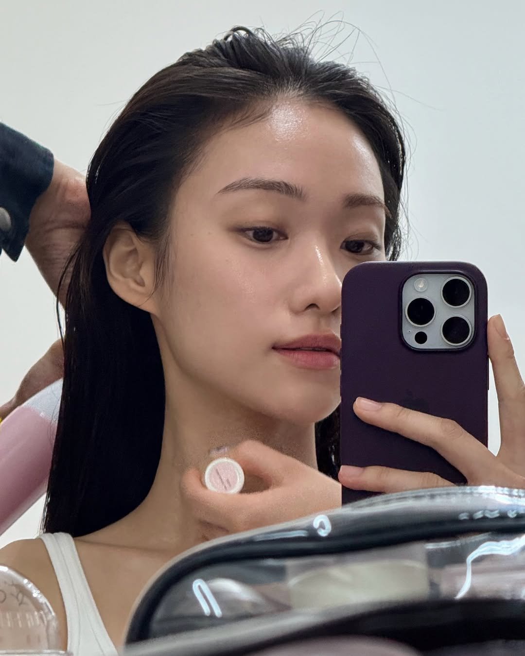 Photo by 🪞윤경 | 패션모델 on February 01, 2026. May be a selfie of one or more people, braids, mirror and text.