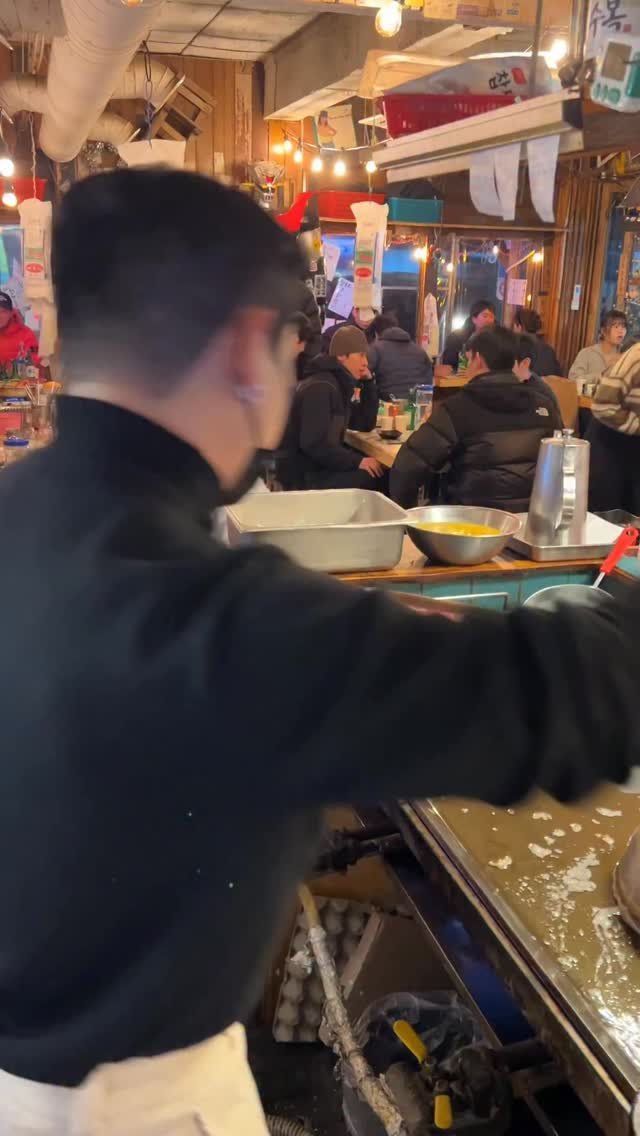 baegsussi_yyg 게시물 이미지: 가게에서 나오는 그 분위기
그대로 😁

#백수씨심야식당