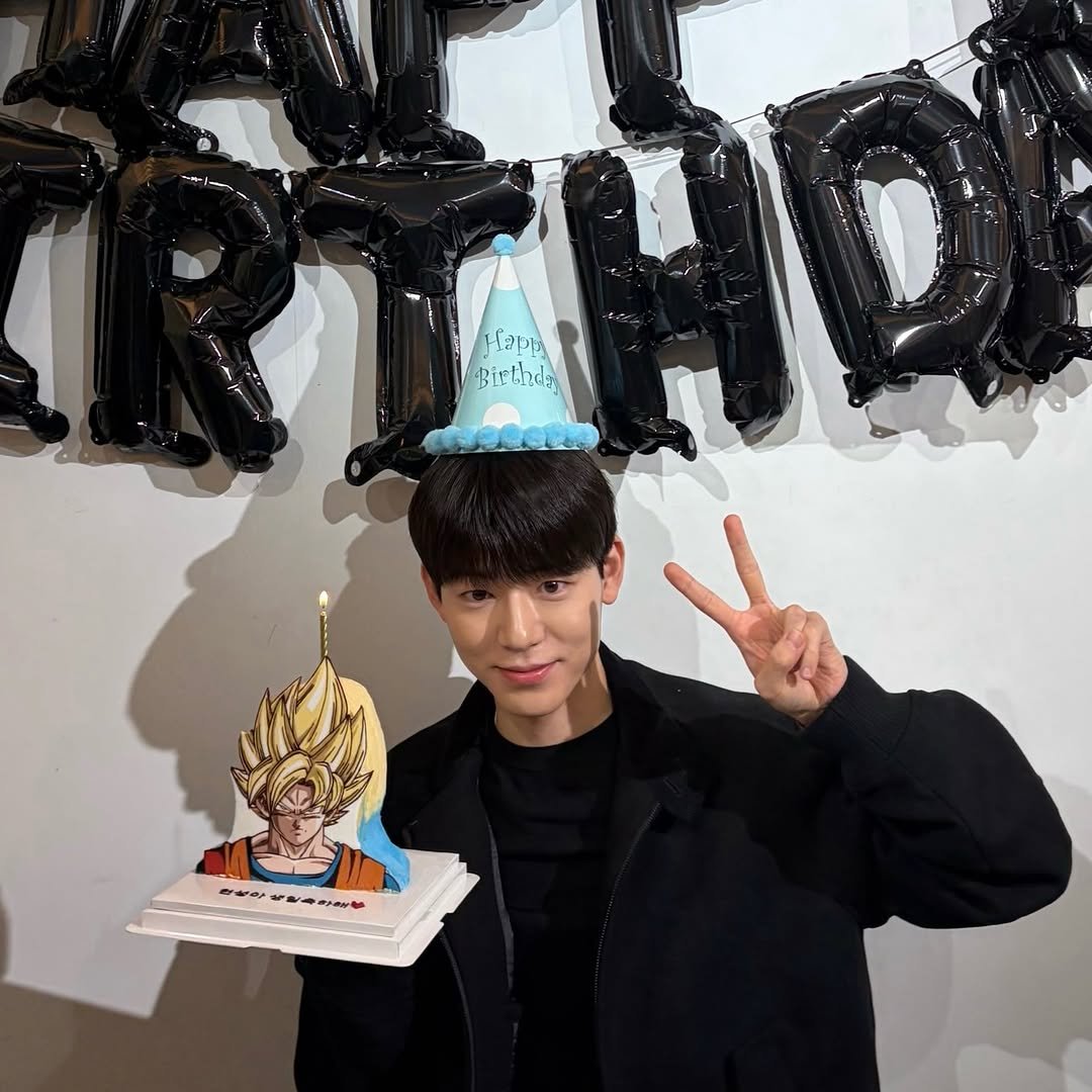 baehyeonseong_ 게시물 이미지: 생일은 한 달이라는 얘기 덕분에
행복한 5월을 보내고 있는 거 같아요
매년 돌아오는...