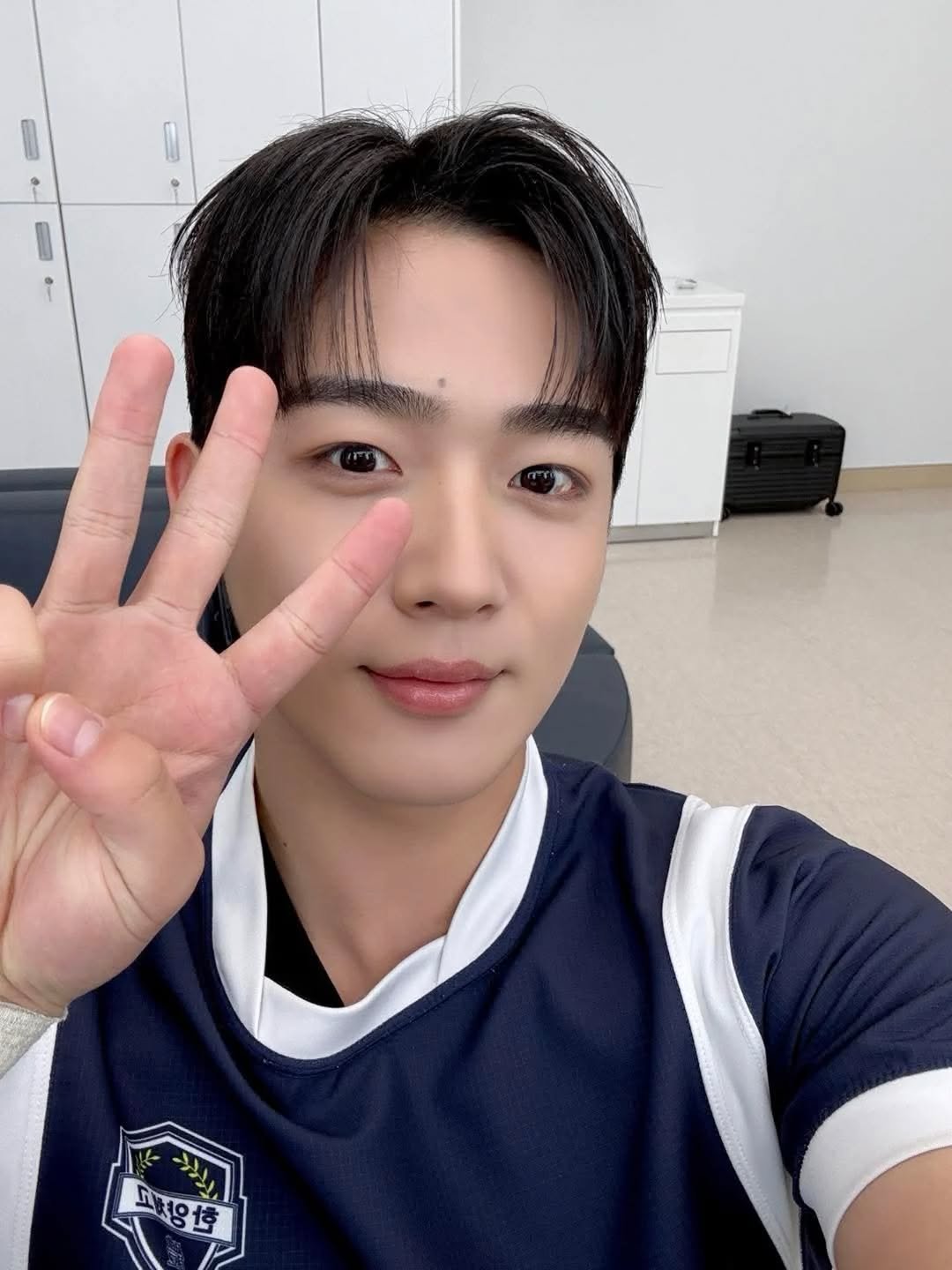 Photo by 박승진 on August 12, 2025. May be an image of 1 person, bangs and text.