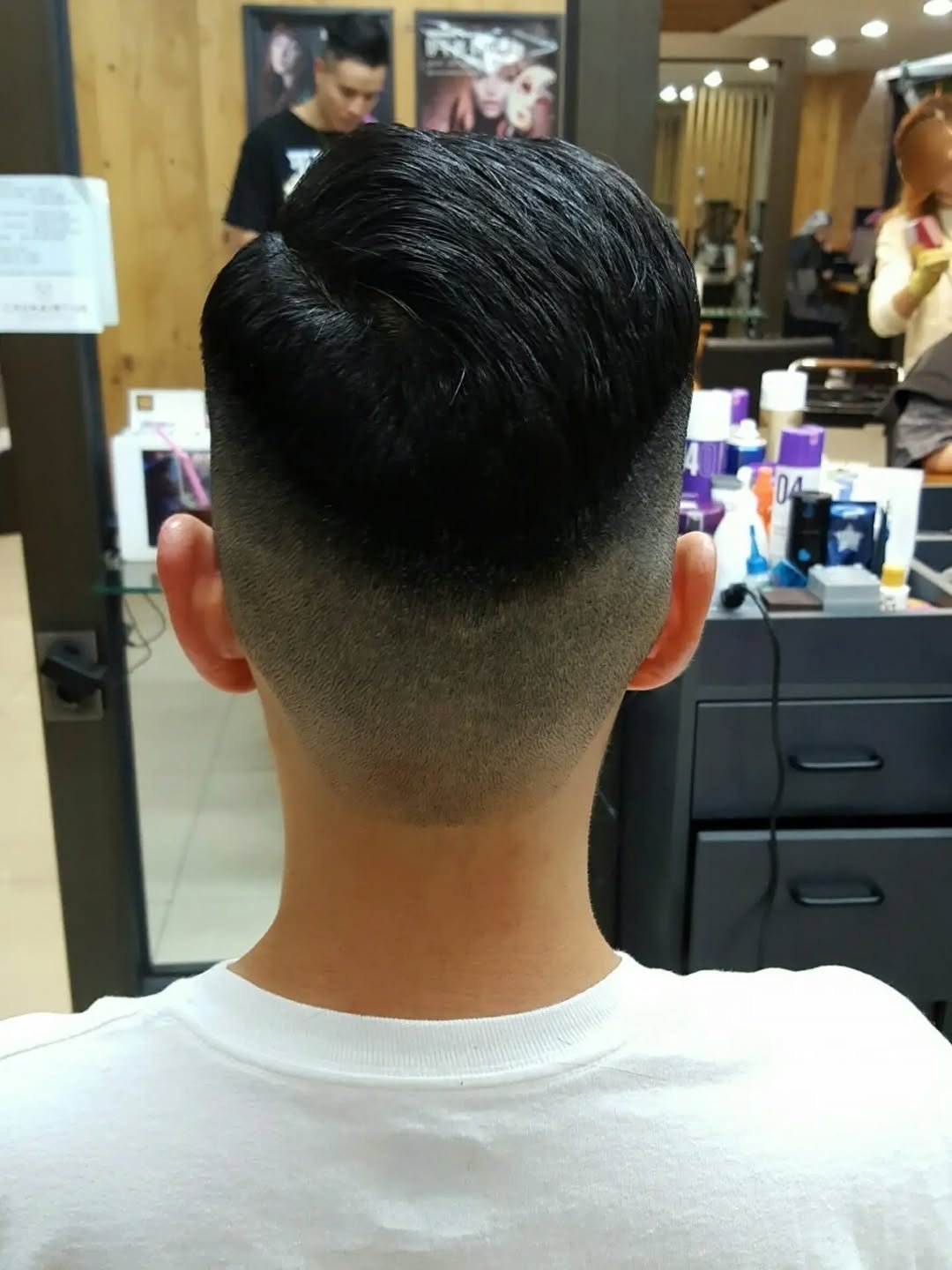 Photo by 귀여운승진 on April 25, 2026. May be an image of one or more people, hair and text.