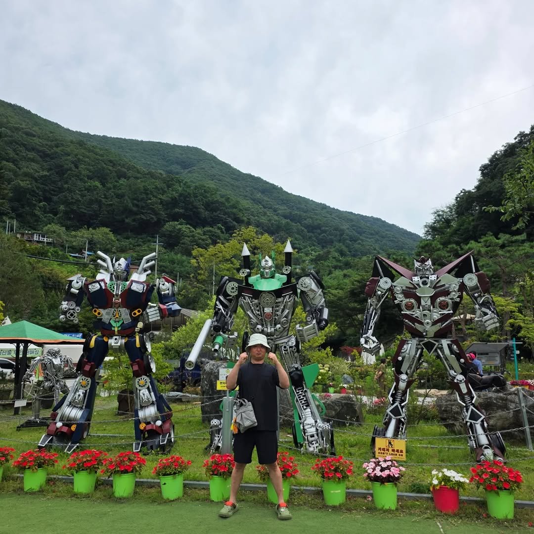Photo by 박승진 on August 11, 2025. May be an image of 1 person, lego and text.