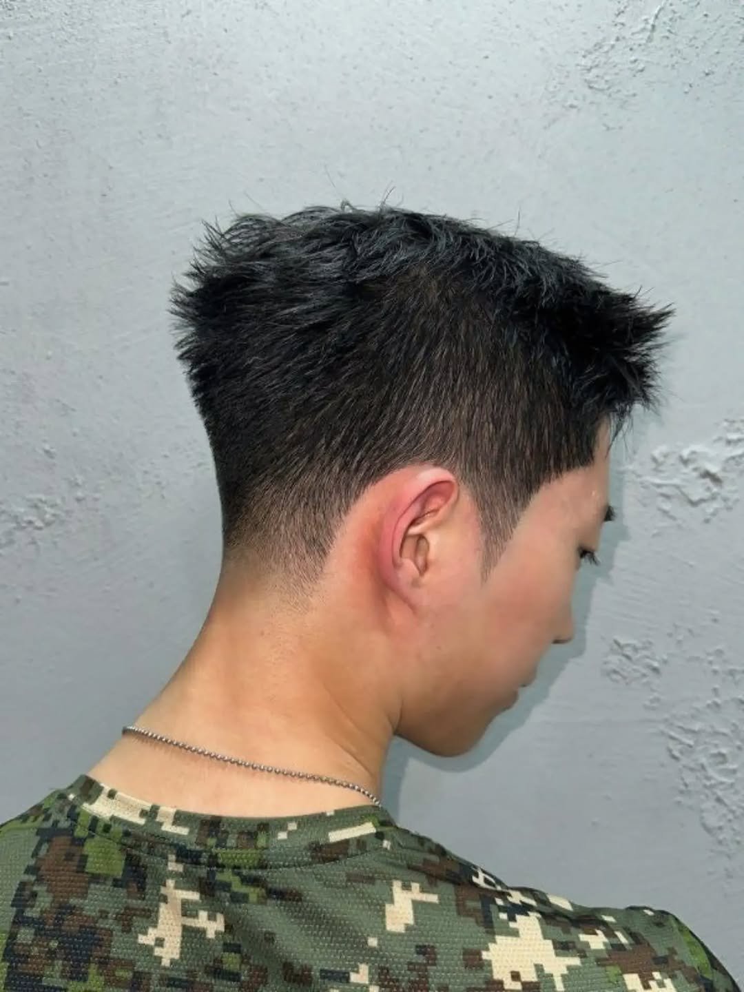 Photo by 귀여운승진 on April 25, 2026. May be an image of one or more people, hair and text.