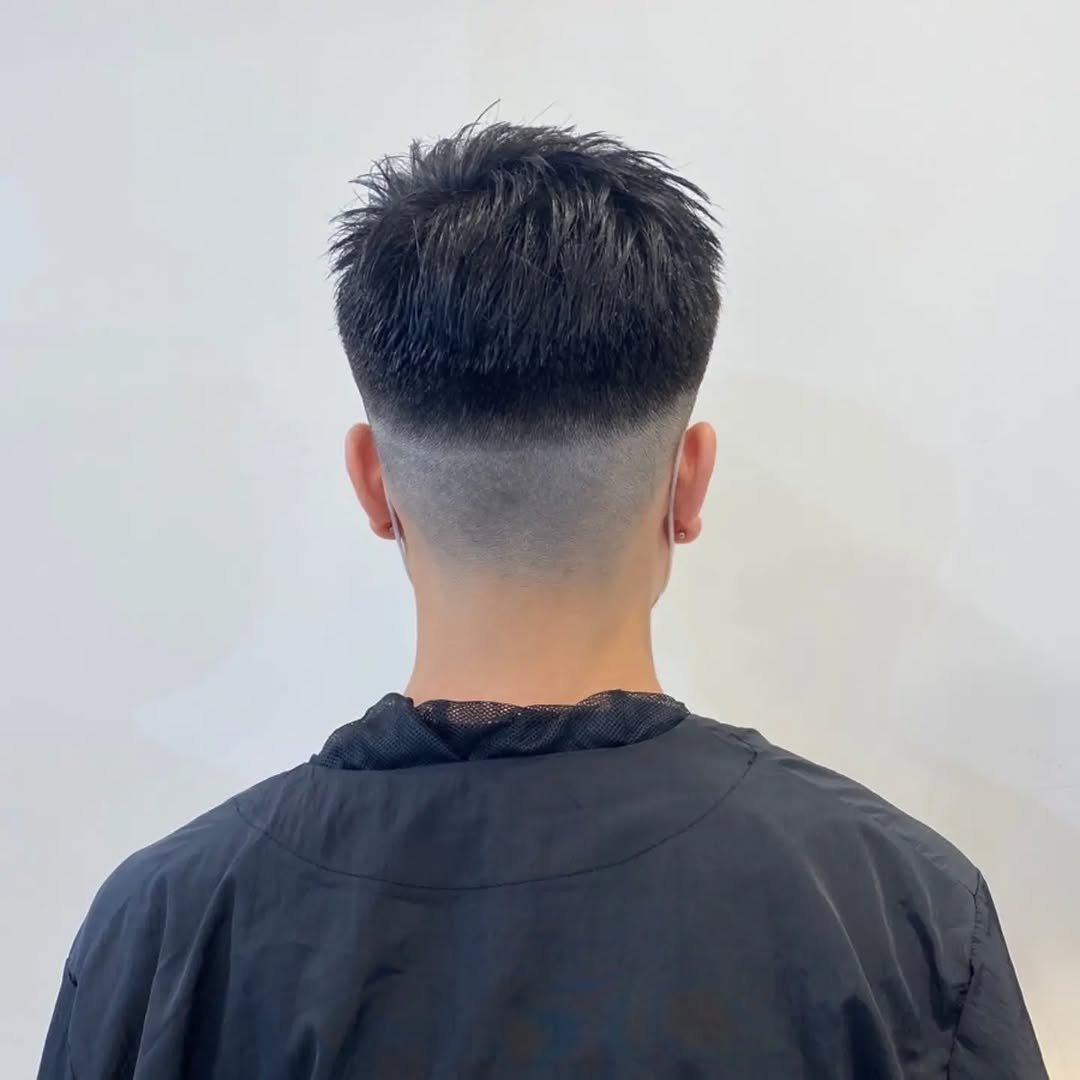 Photo by 귀여운승진 on April 25, 2026. May be an image of one or more people, hair and text.