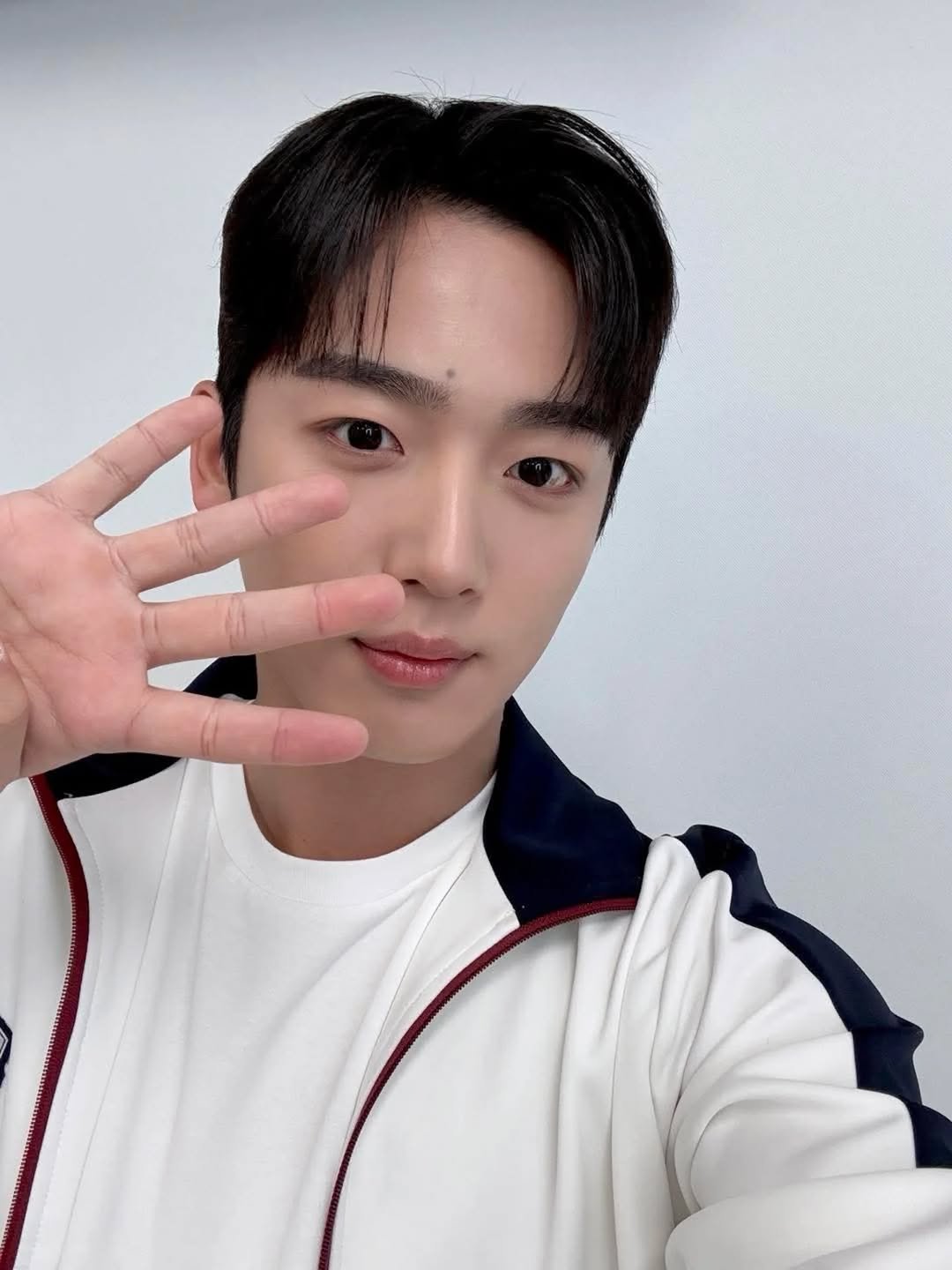 Photo by 박승진 on August 12, 2025. May be an image of 1 person and text.
